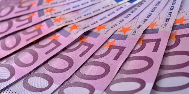 EUR/USD: konsolidasi tepat di atas 