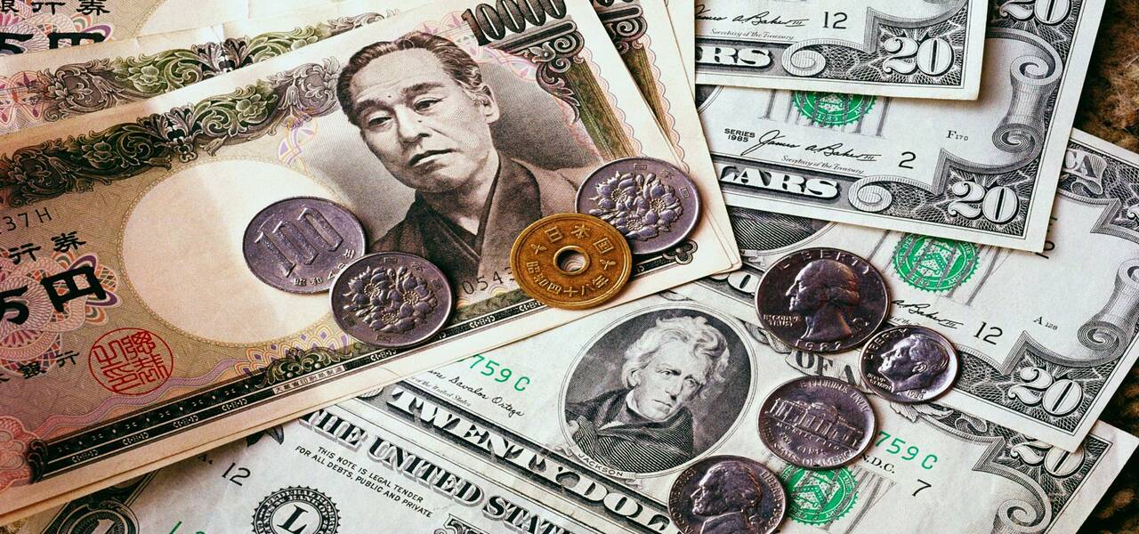 USDJPY Masih Tertekan Turun